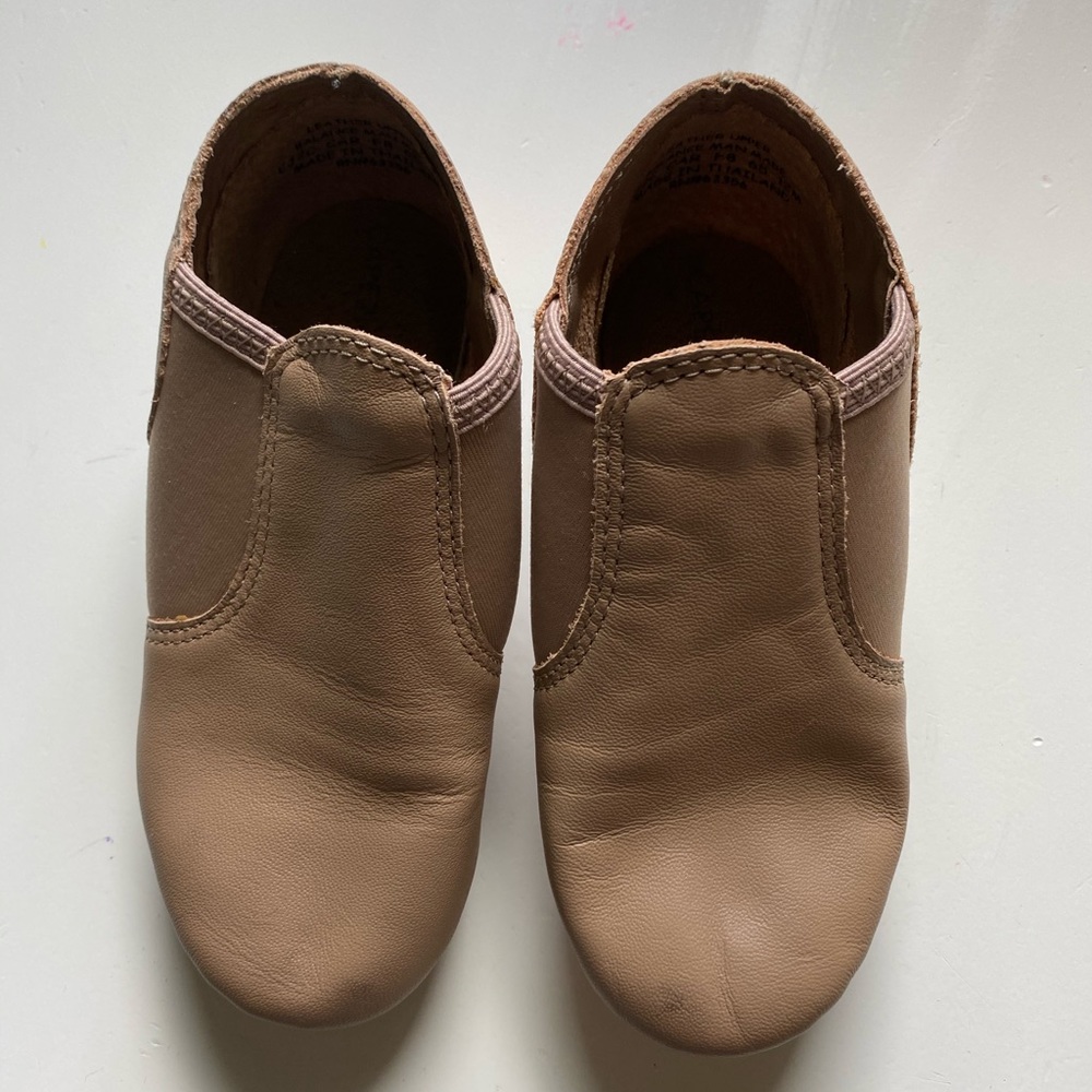 Capezio Child Tan Jazz Shoes